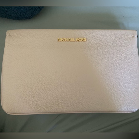 Michael Kors - Picture 1 of 5